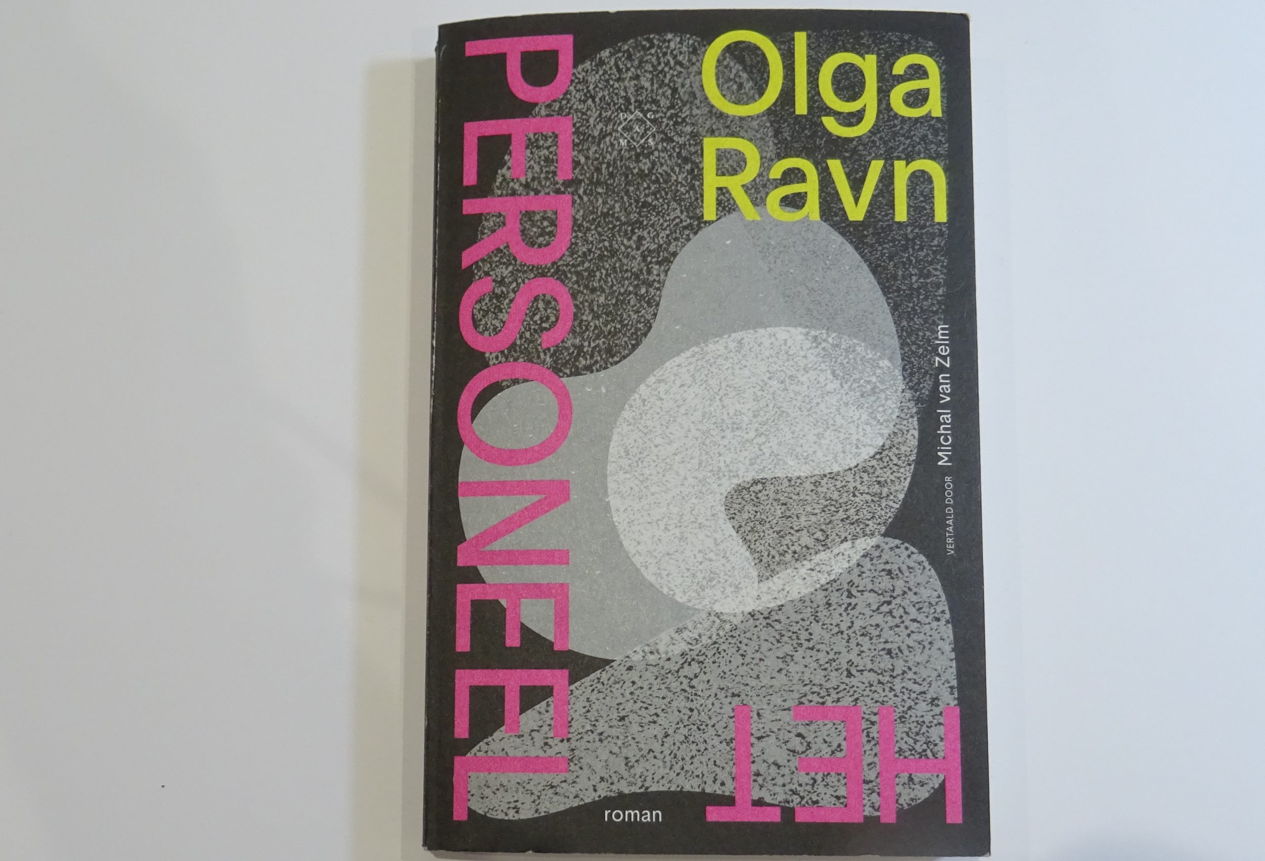 Boekrecensie: Zintuiglijke en vervreemdende sciencefiction in ‘Het personeel’ van Olga Ravn