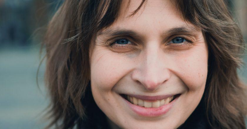 Interview met Waterloper-winnaars: op de vijfde plek – Dominique Heuff met Het stenen tijdperk